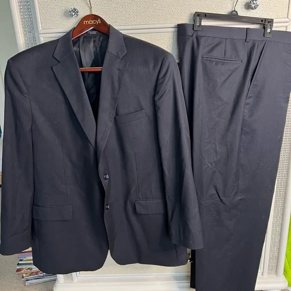 Jones New York Men’s navy back pinstripe suit, 46L, 40 x 30 pants, used - Picture 1 of 8